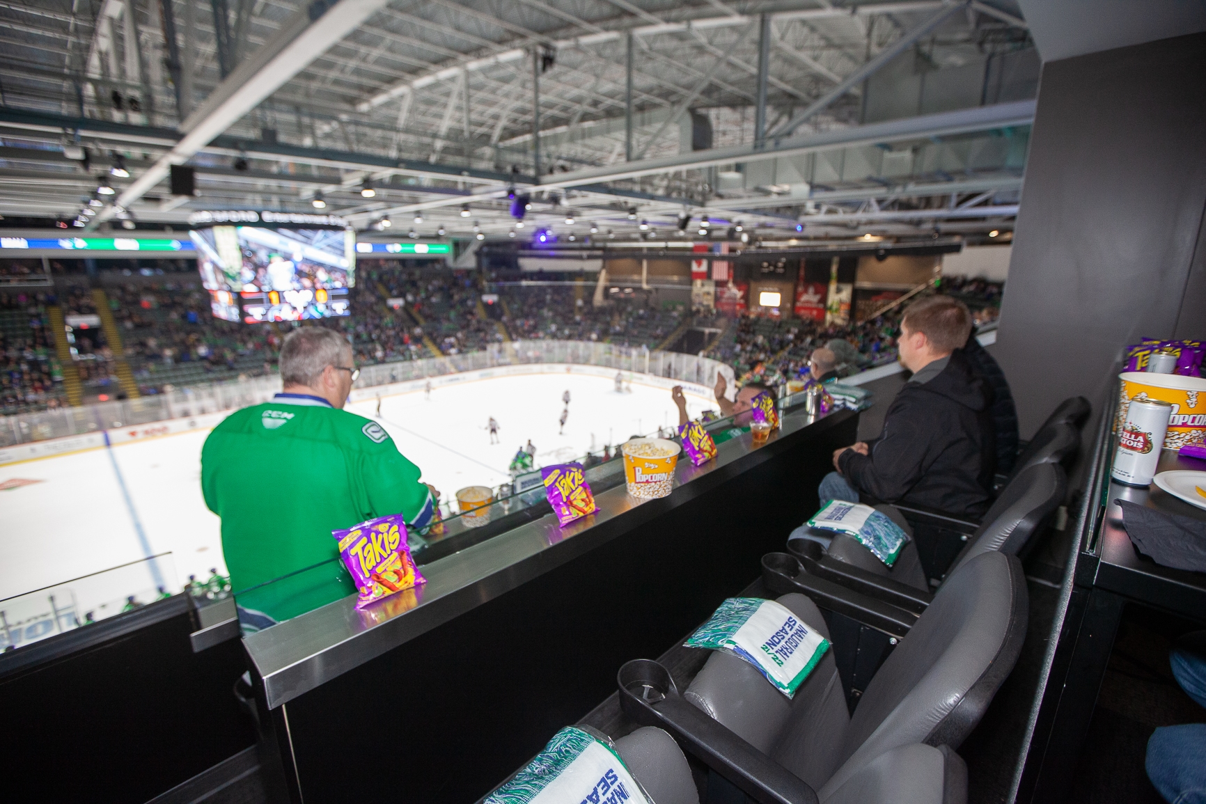 Loge Box