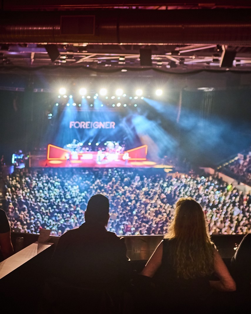 Suite & Loge Rentals